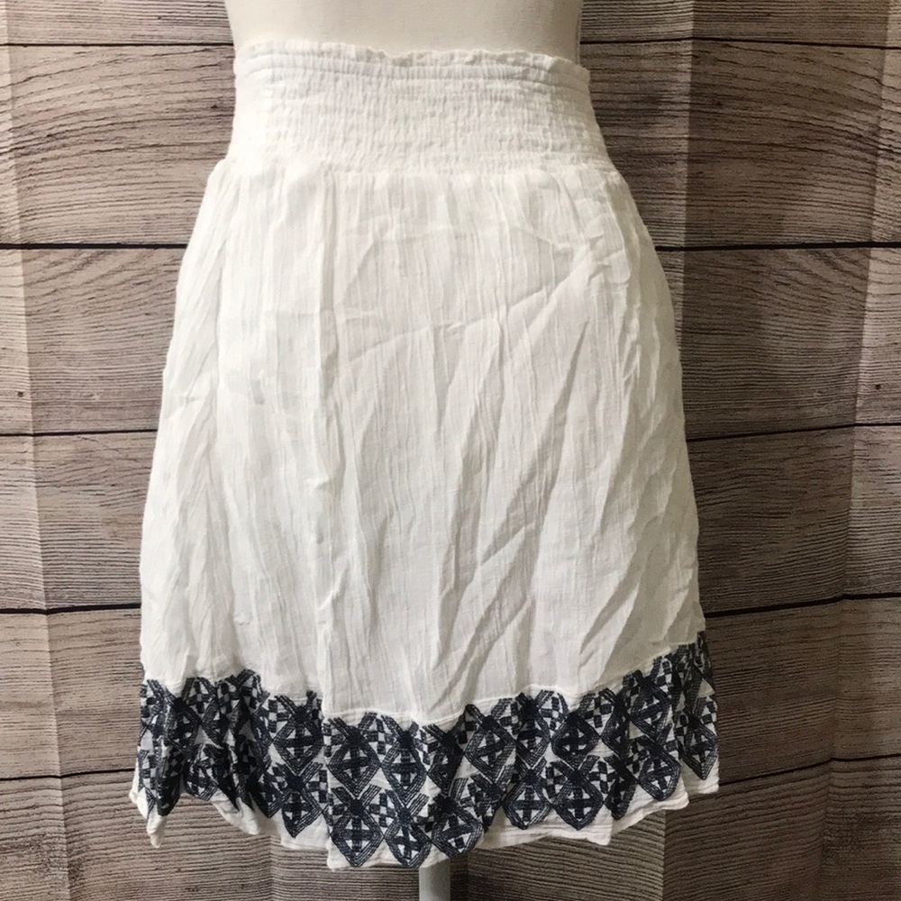 Old Mavy embroidered skirt